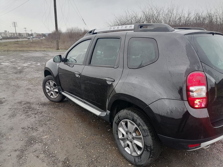 Vând Dacia Duster