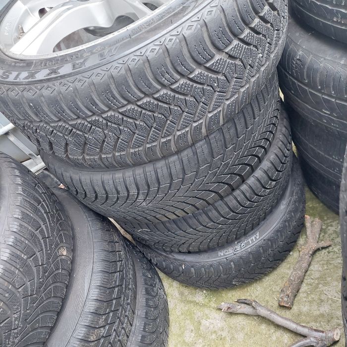 Jante aliaj Ford cu cauciucurii de iarnă pe 16