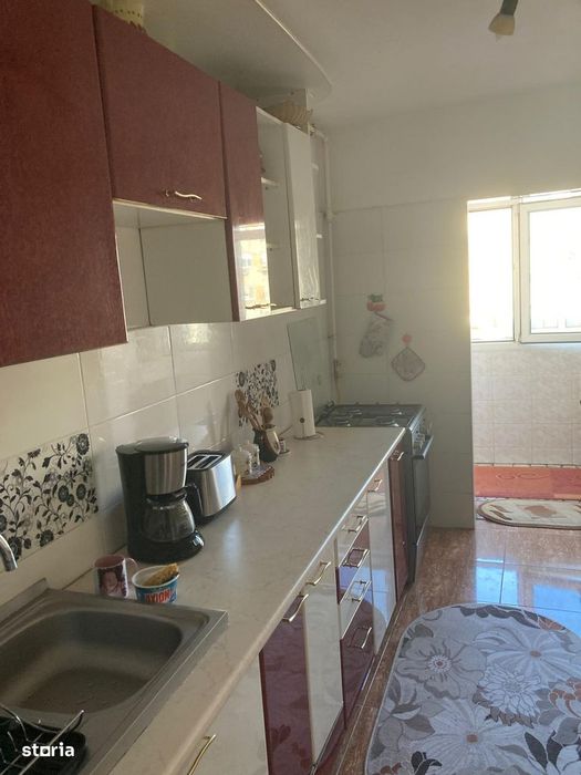 Ap. 3 camere decomandat, zona Dacia–73mp, centrală proprie, 2băi, boxă