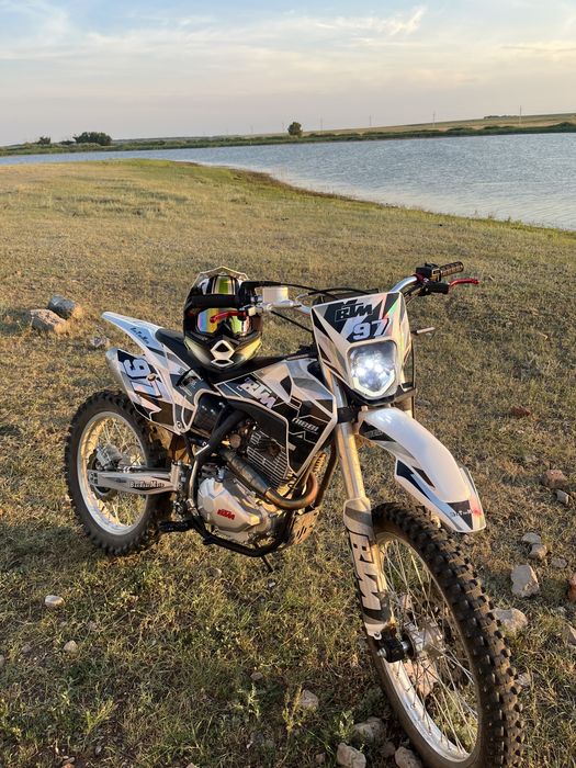 продам мотоцикл 300сс 450000