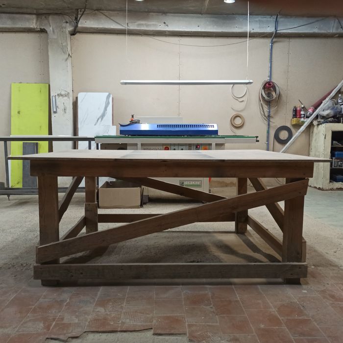 Продам стол деревянный