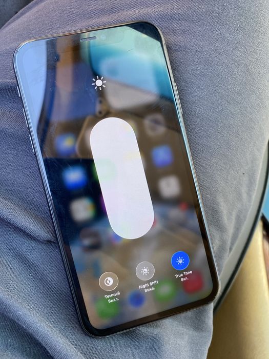 Продаю iphone 11.  64G