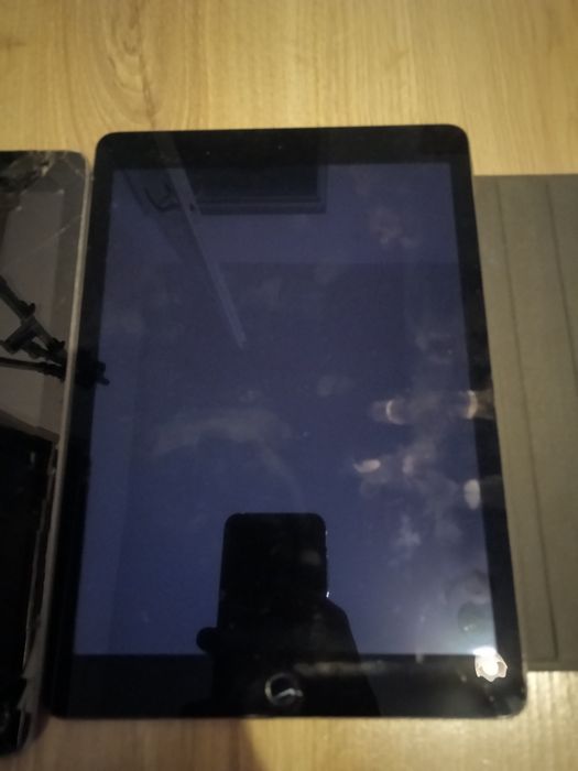 Lot Tablete Ipad 7,6,5 Ipad Air 2 , Mini 1 pentru piese