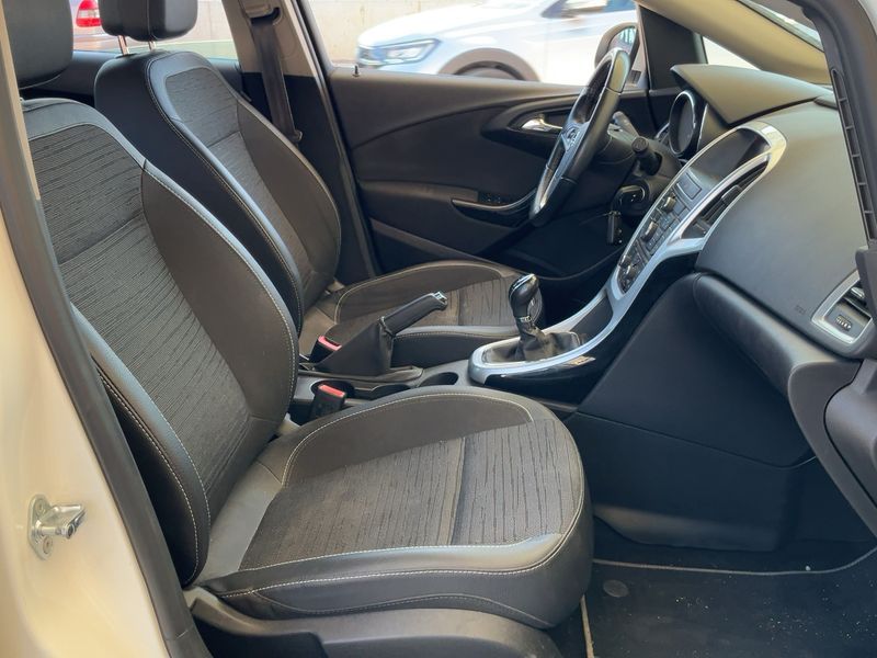 Opel Astra 1.6 CDTI DPF Selective 2015