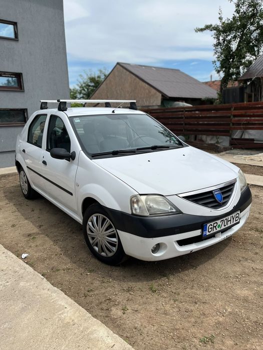 Vând Dacia Logan !