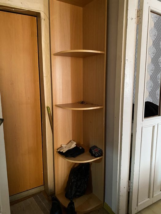 Продам угловой стеллаж