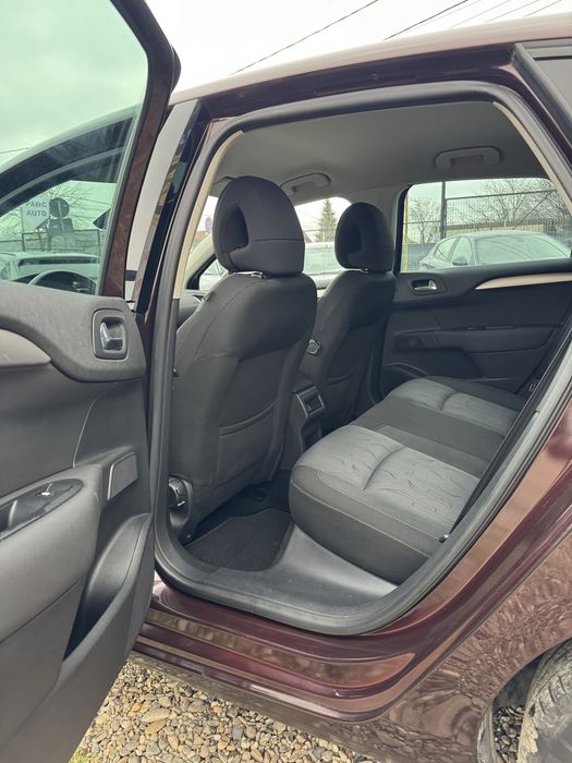 Citroen C4 / 2011 / Euro 5 / 1.6 HDI 95 CP / Rate * Garantie