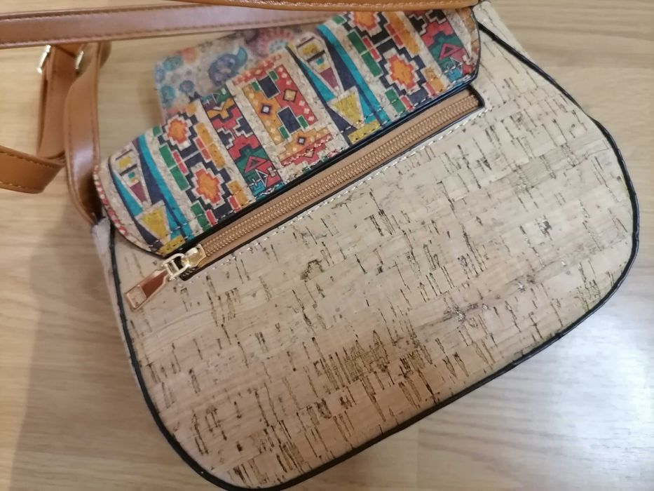 Комплект чантичка и портмоне тип корк