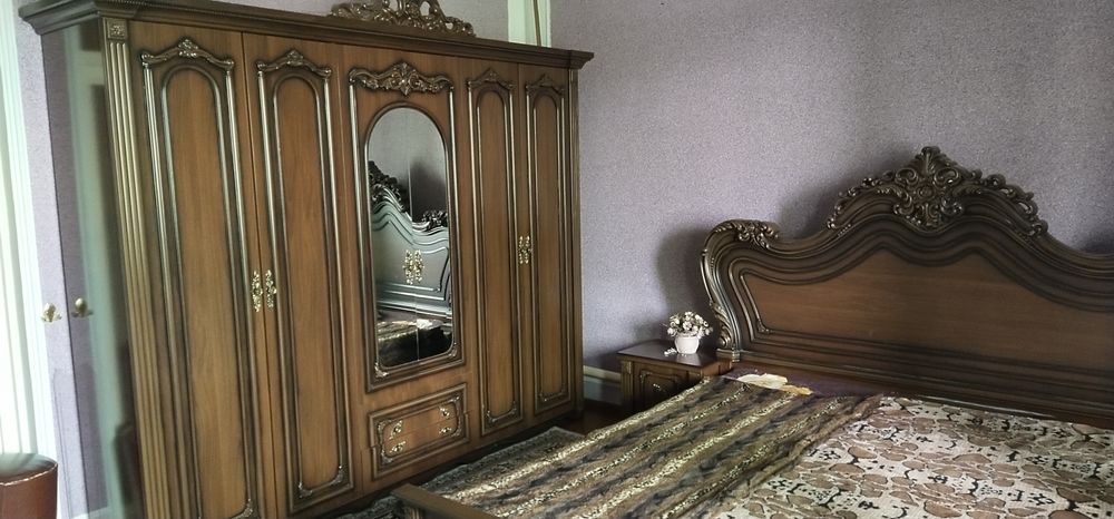 Спальный гарнитур