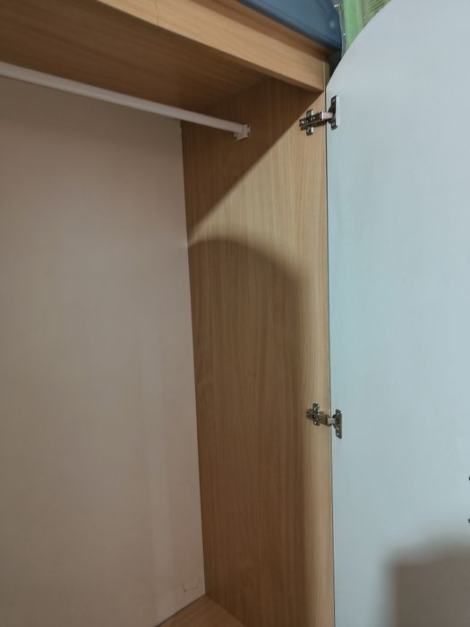 Шкаф гардеробный