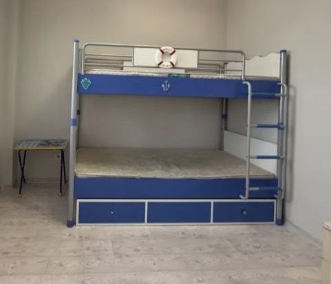 Двухъярусная кровать