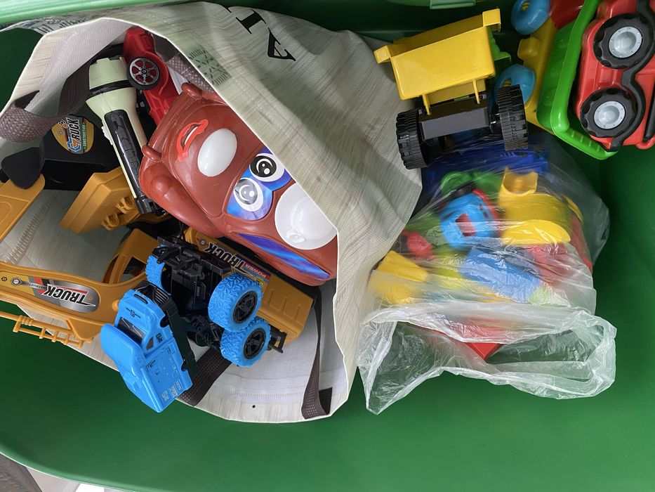 Продам много игрушек