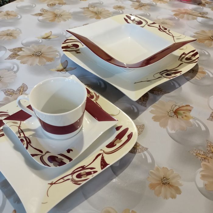 Продам  сервиз 30 предметов