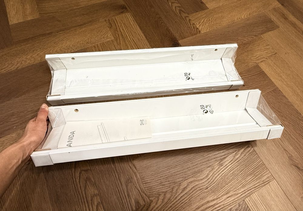 Продам две настенные полки Икеа