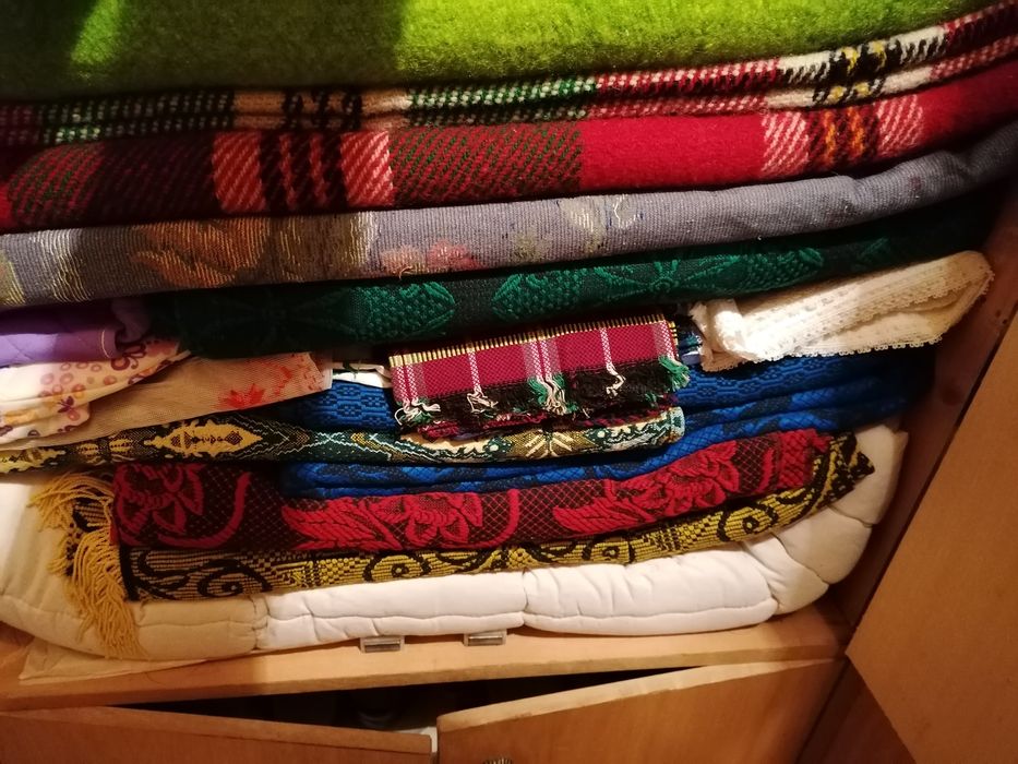 Пътеки,вълнени одеяла и калъфки