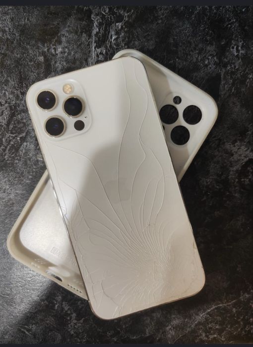 Продается айфон 12 про