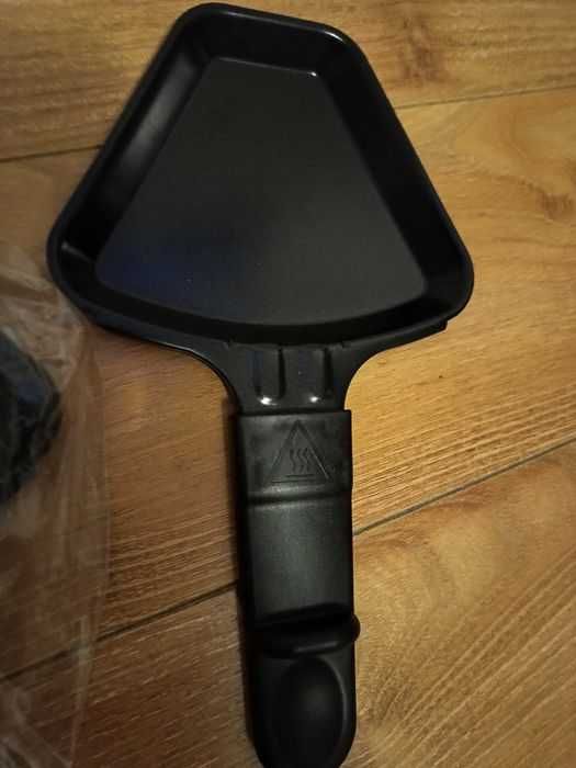 Gratar de masa/Grill electric Nou 6 Raclete Cu Plita 900 watti