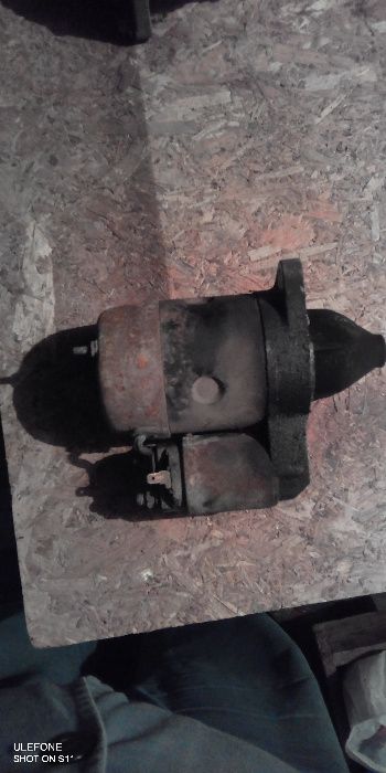 Продавам за Мазда121  Стартер, мигачи, радиатор