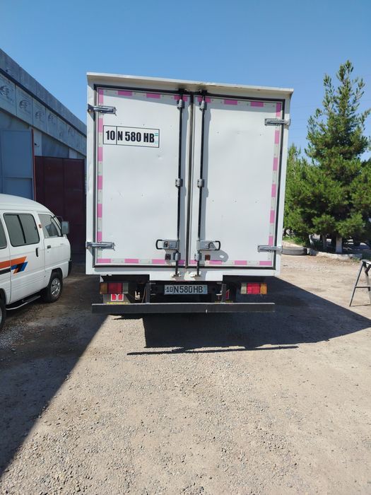 Isuzi sotiladi 23000$