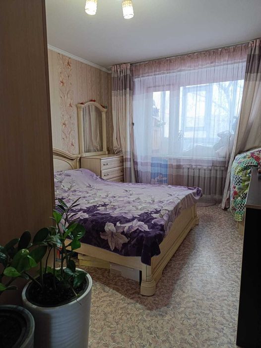 Продается  3 комн кв Габдуллина. 64 в центре