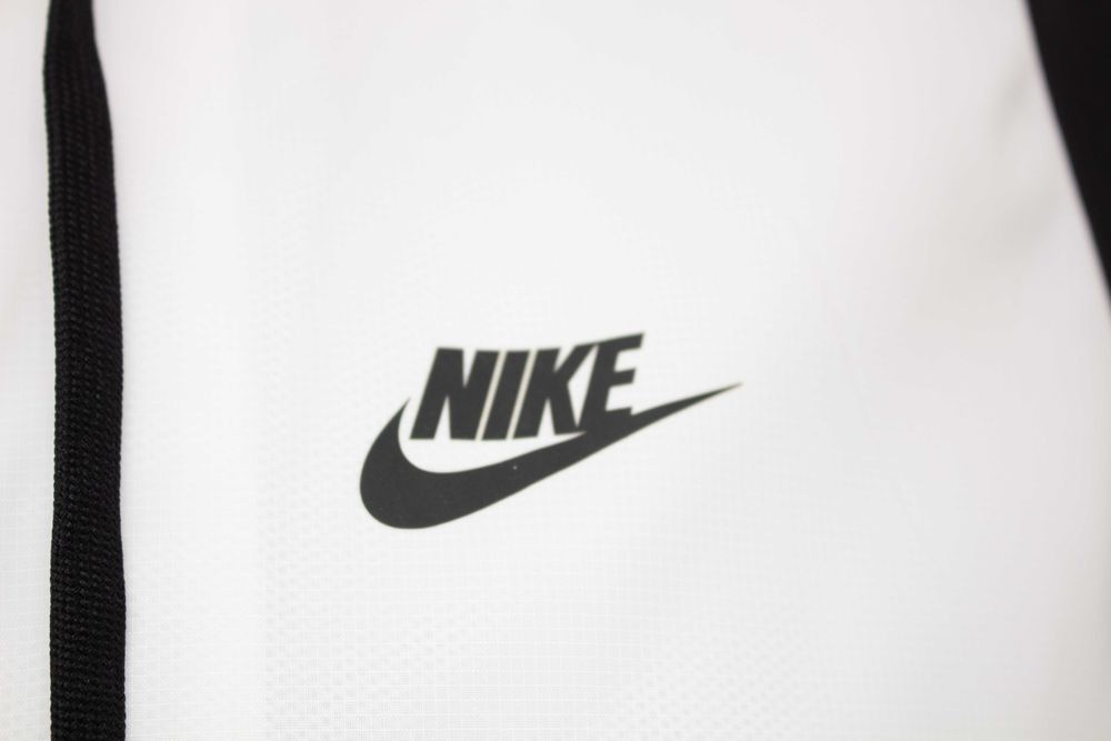 Nike оригинално мъжко яке бяло и черно с качулка ветровка М