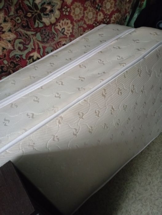 Матрац 2 шт  отдам