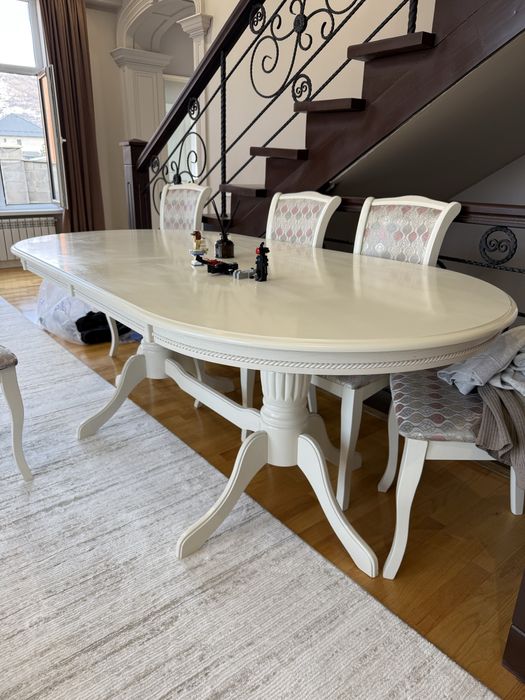 Продам стол и стулья