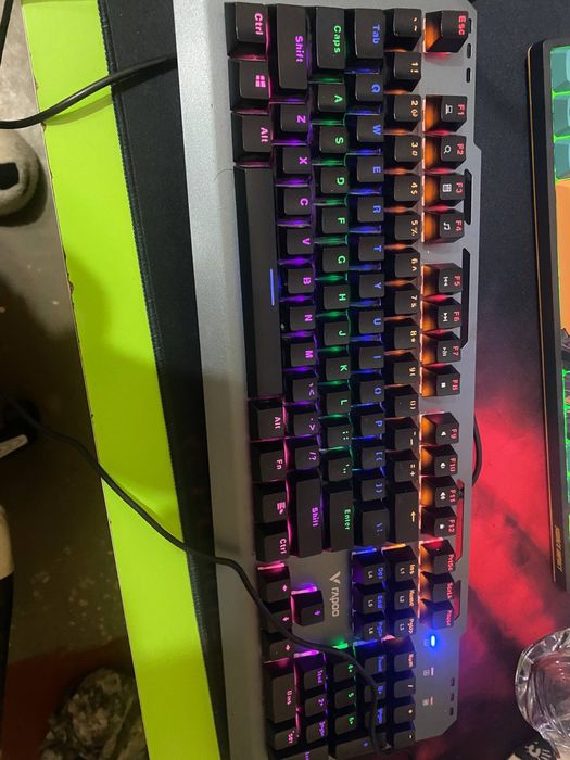 Продаю,клавиатуру с мышкой состоянее хорошее