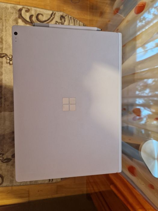 Microsoft Surface book 2 - 13 inch- Laptop 2 în 1 - i7 - touchscreen