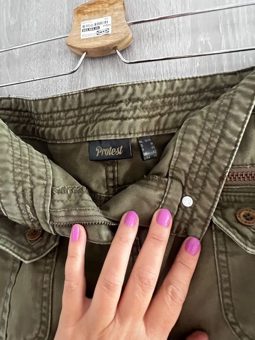 Fusta sport, marca PROTEST (Olanda)