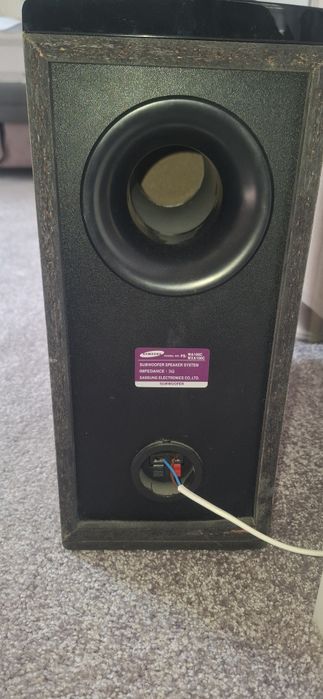 Vând mplificator 2 boxe + un tub de bass