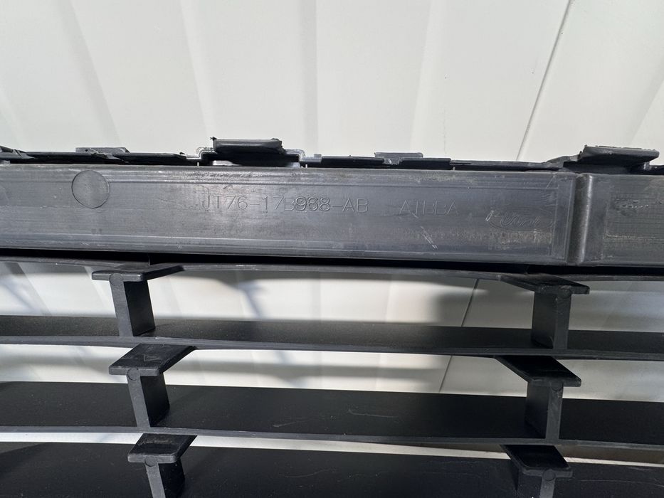 Grila bara fata Ford Tourneo Courier cod JT76-17B968-AB