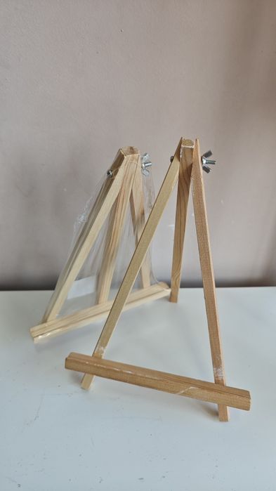 Статив с височина 30 см.