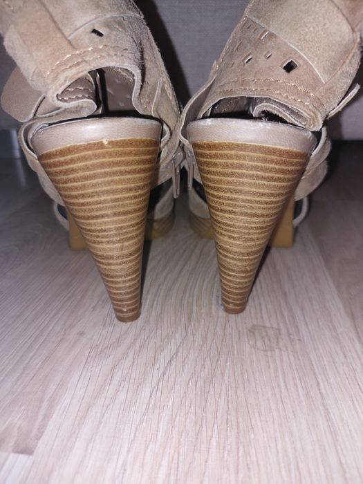 Botine decupate 37, Bata, din piele