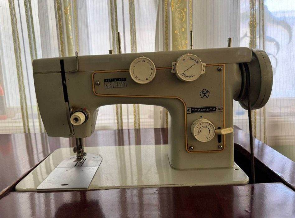 Швейная машинка - Подольск 142. Tikuv mashinasi - Podolsk 142.