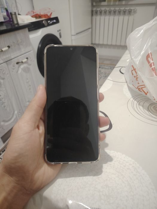 Телефон почти новый