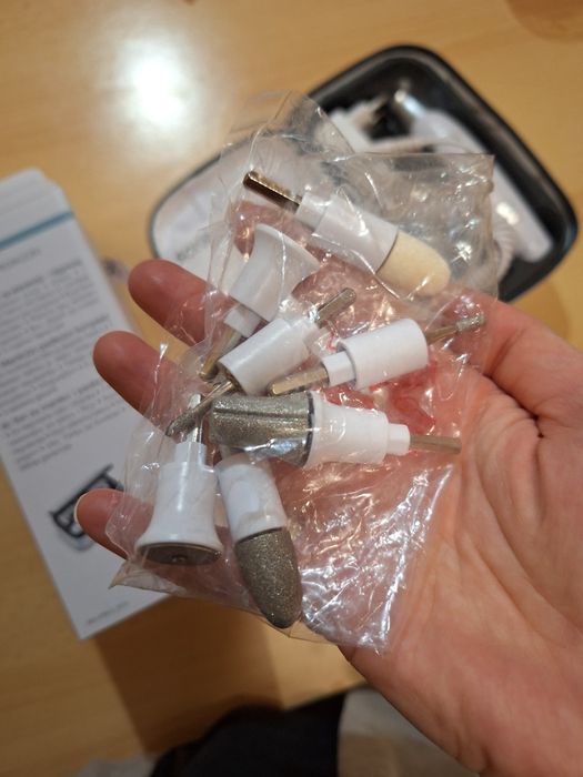 Комплект за маникюр и педикюр