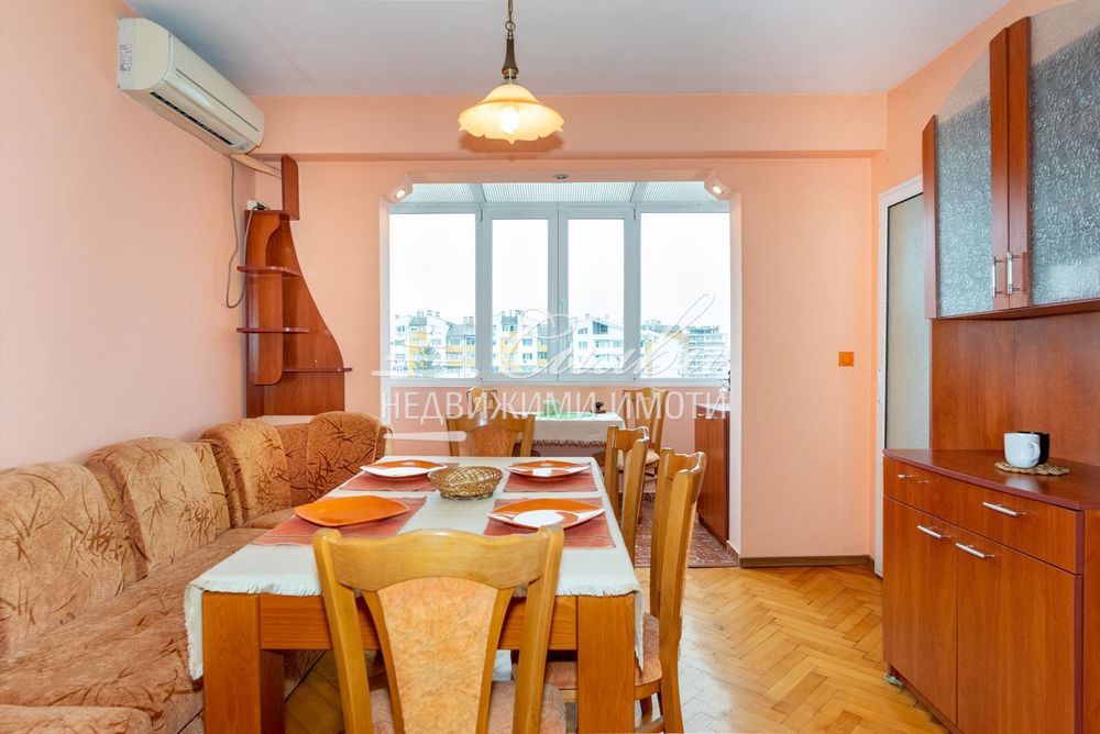 Четиристаен апартамент до училищата - кв.Добруджански!