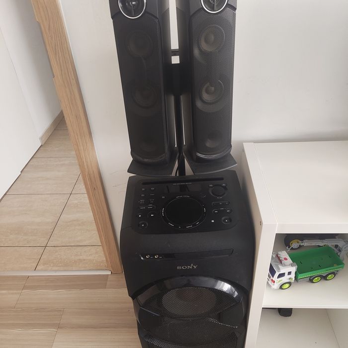 Vând boxa Sony bluetooth