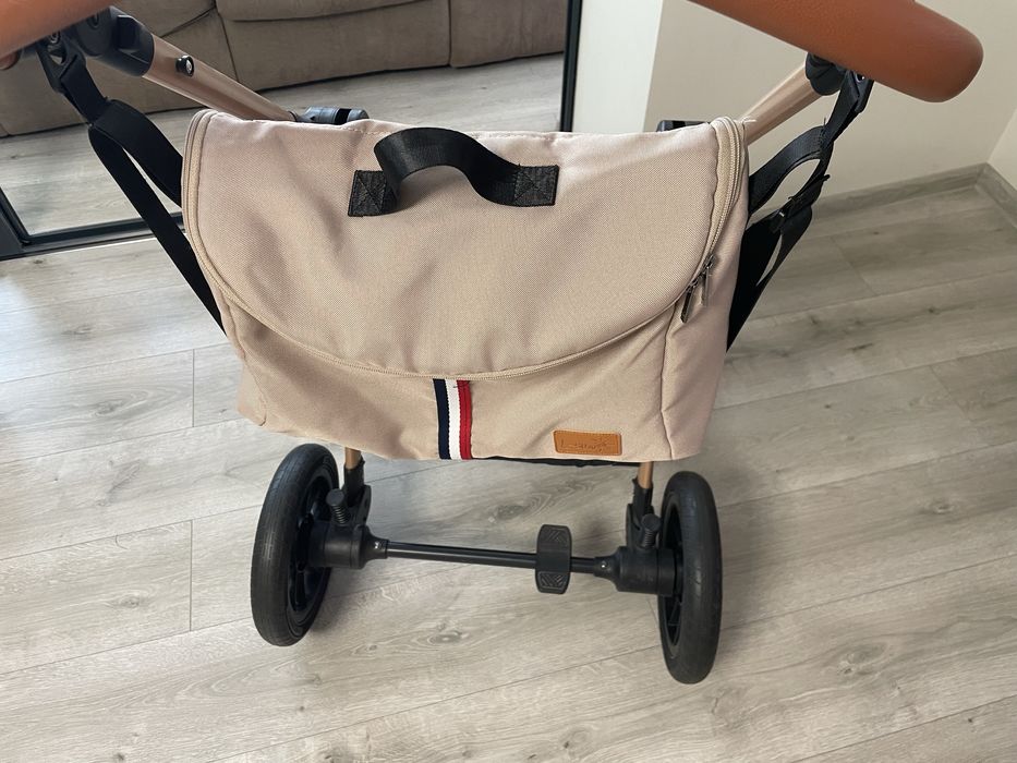 Carucior 3 în 1 stare foarte buna octombrie 2025 cumparat