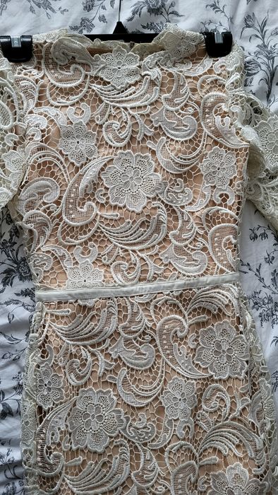 Rochie din dantela cu captuseala
