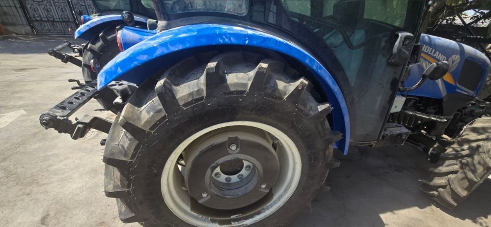 Dt 4 65B Nev Holland