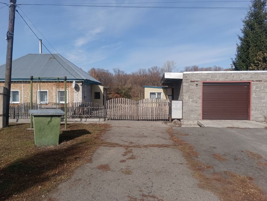 Продам дом небольшой ,теплый,