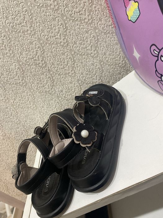 Сандалии 25-26 размер на девочку