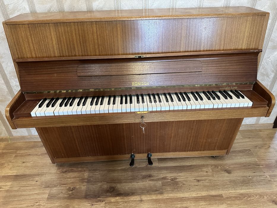 Пианино Ronisch Германия