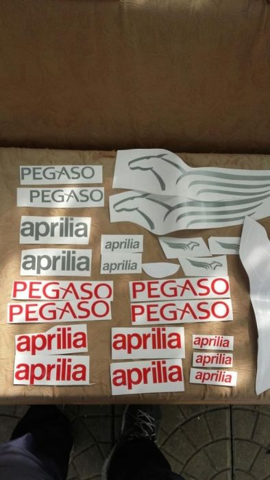 Vand stikere Dacia, Aprilia - Monster