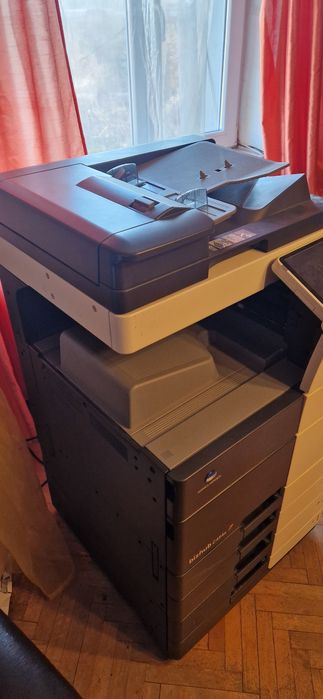 Copiator konica minolta bizhub 454e cu fiery