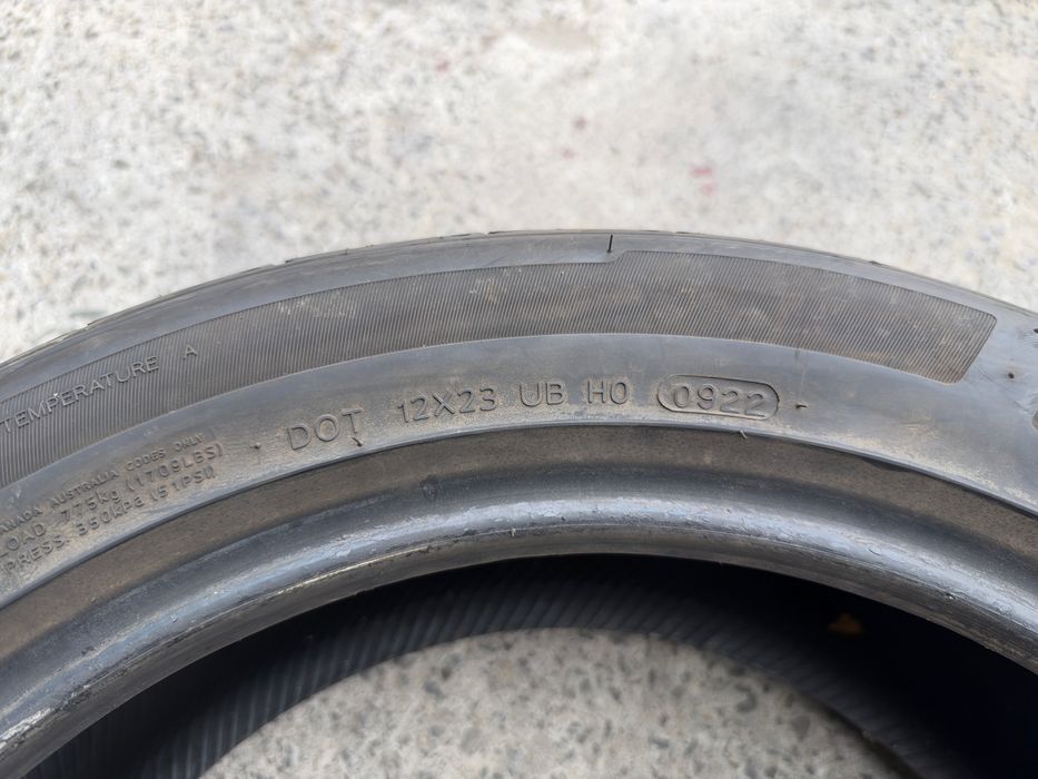 2бр. ОТЛИЧНИ Летни Гуми С Борд 235/50R/19 -HANKOOK- DOT:0922- 7.4мм.