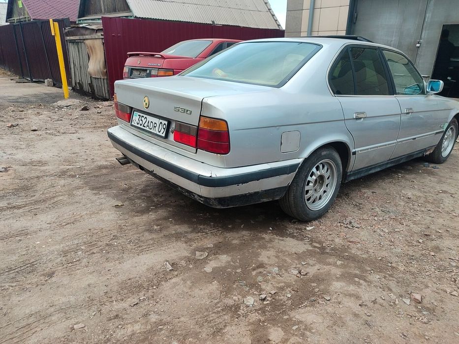 По запчастям продаётся БМВ Е34