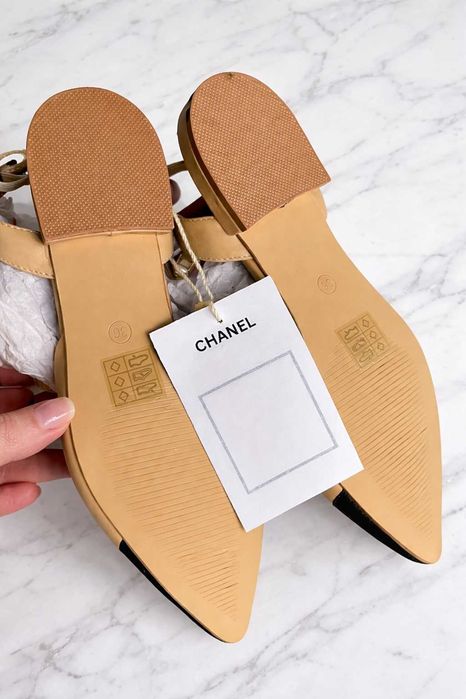 Chanel размер 37 бежови обувки пантофки перели остри кожени кафяви черни Chanel равни без ток с каишка еко кожа нови 38 номер уникални